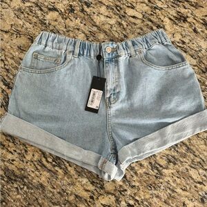 Gianni Bini
Friya High Rise Elastic Waist Cuffed Denim Shorts